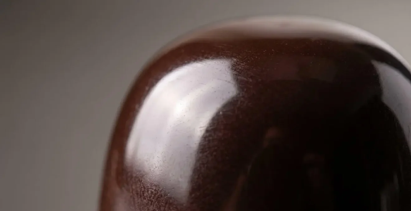 Chocolat de couverture brillant et reflet miroir parfait obtenu sans tempéreuse professionnelle